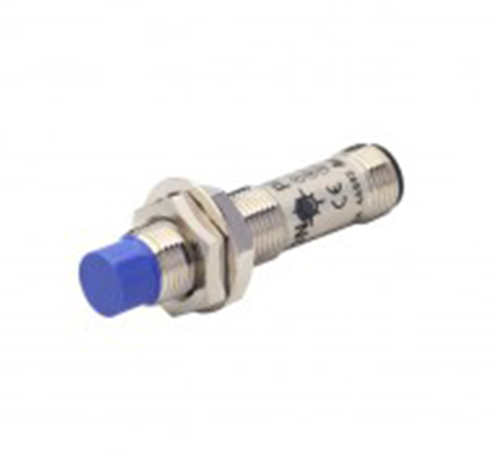 Sensor inductivo de proximidad para control de movimiento en maquinaria.